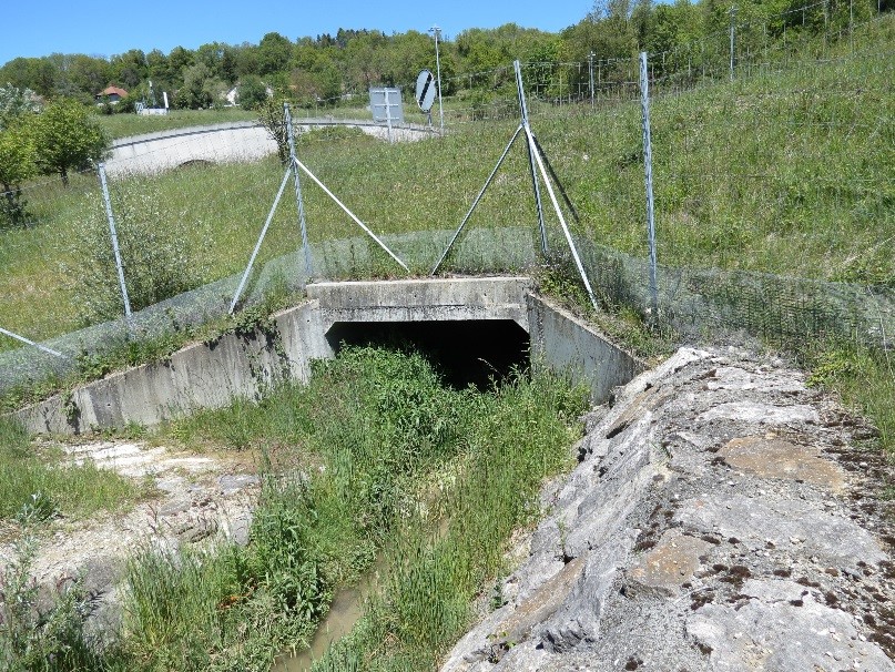 Cadre béton sur ruisseau de la Férande